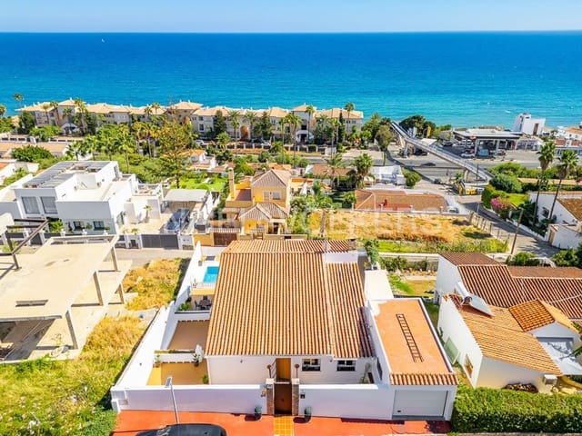 5 chambre Villa/Maison à vendre à Buenas Noches, Estepona avec piscine garage - 795 000 € (Ref: 9733551)