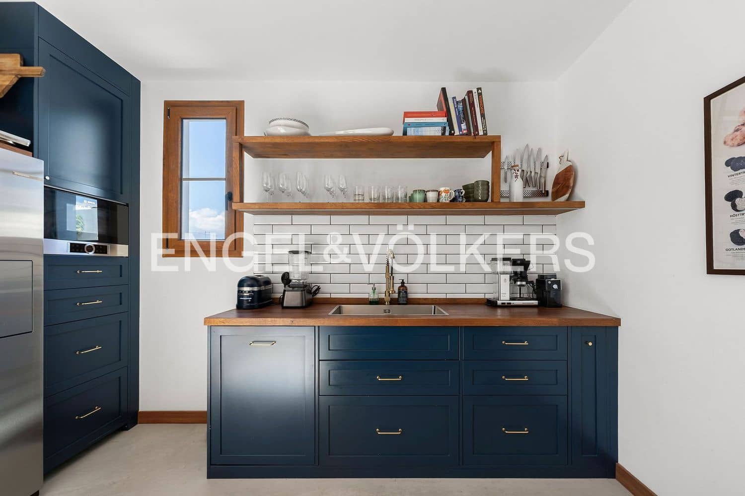 4 slaapkamer Villa te koop in New Golden Mile met zwembad garage - € 1.750.000 (Ref: 9733552)