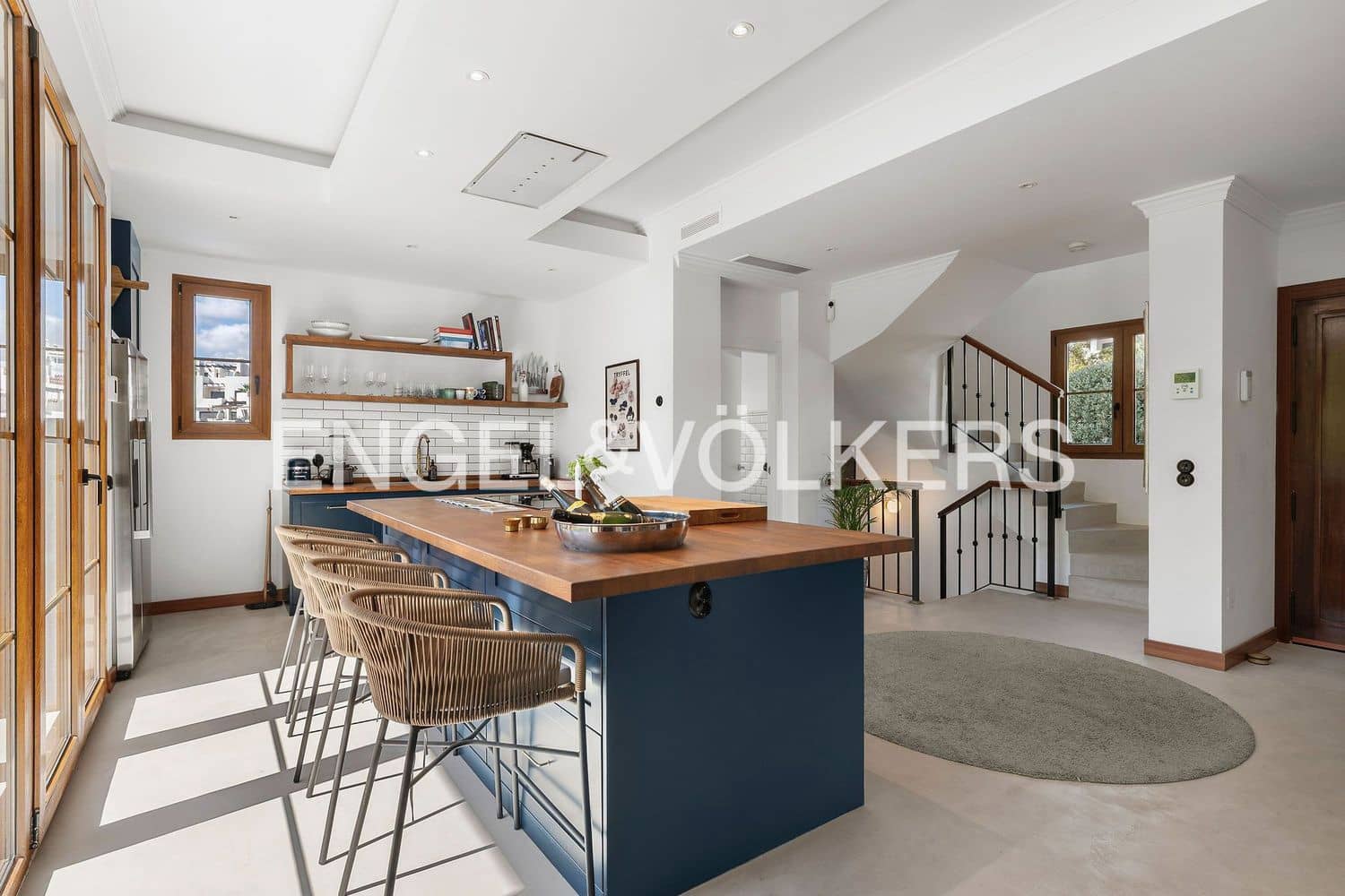 4 slaapkamer Villa te koop in New Golden Mile met zwembad garage - € 1.750.000 (Ref: 9733552)