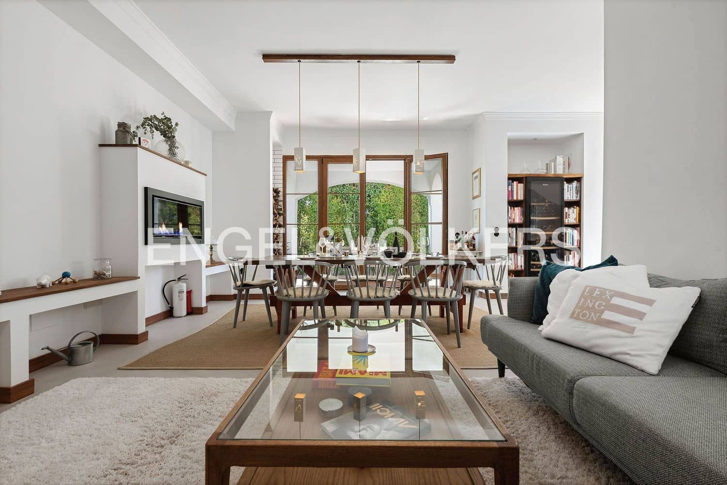 4 slaapkamer Villa te koop in New Golden Mile met zwembad garage - € 1.750.000 (Ref: 9733552)