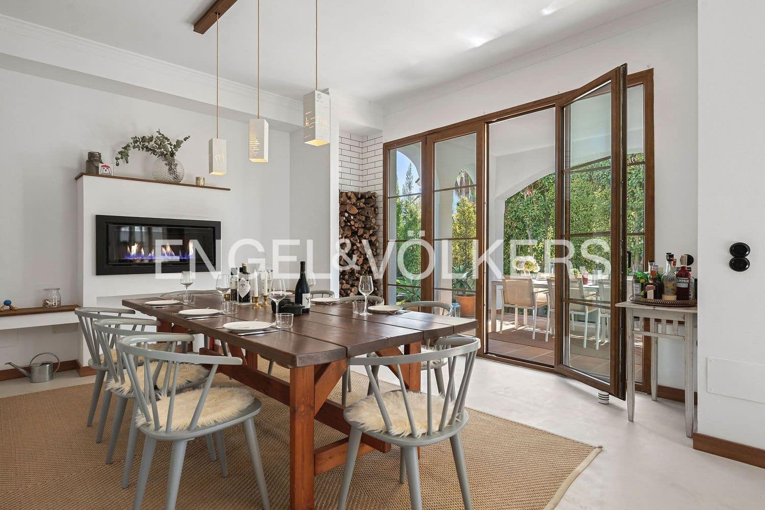 4 slaapkamer Villa te koop in New Golden Mile met zwembad garage - € 1.750.000 (Ref: 9733552)