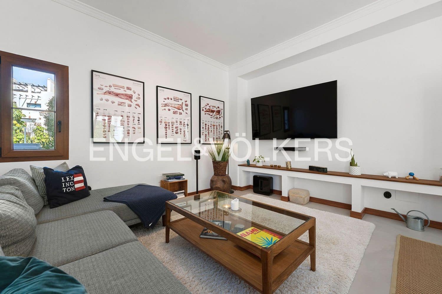 4 slaapkamer Villa te koop in New Golden Mile met zwembad garage - € 1.750.000 (Ref: 9733552)