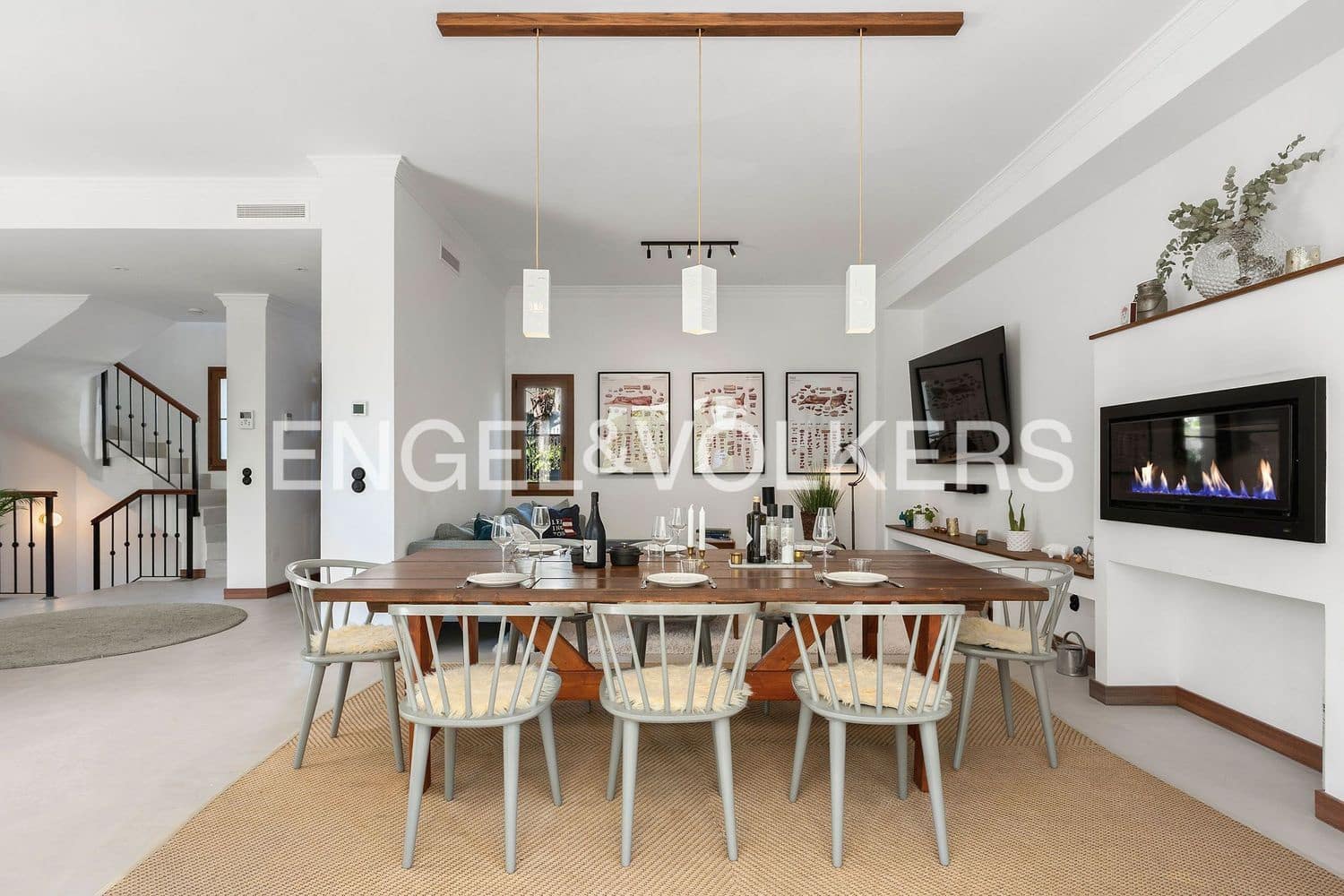 4 slaapkamer Villa te koop in New Golden Mile met zwembad garage - € 1.750.000 (Ref: 9733552)