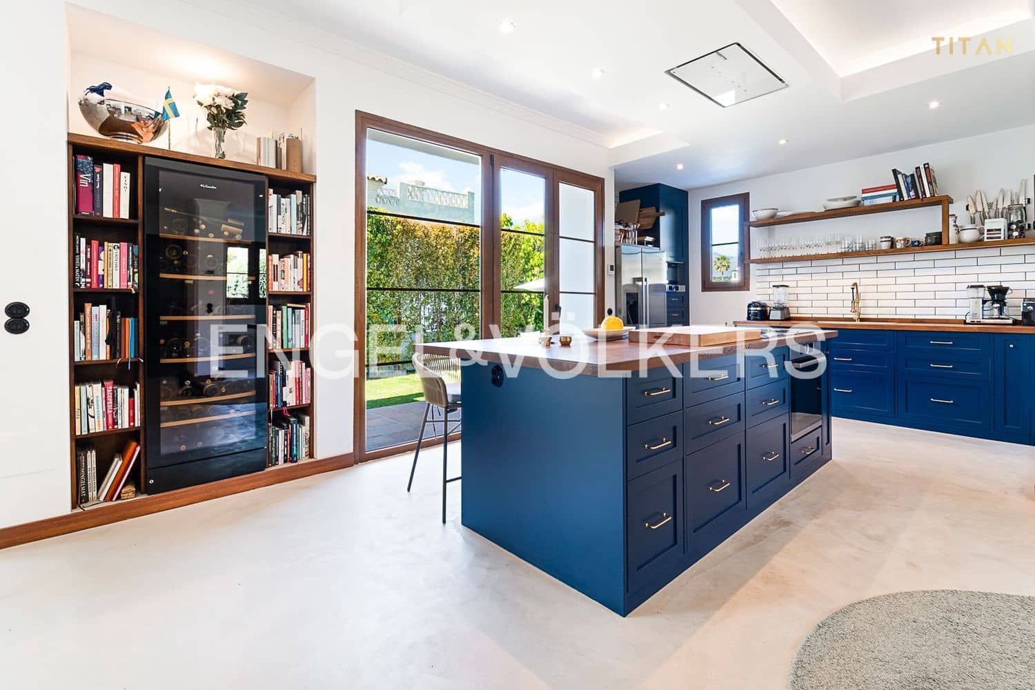 4 Zimmer Villa zu verkaufen in New Golden Mile mit Pool Garage - 1.690.000 € (Ref: 9733552)