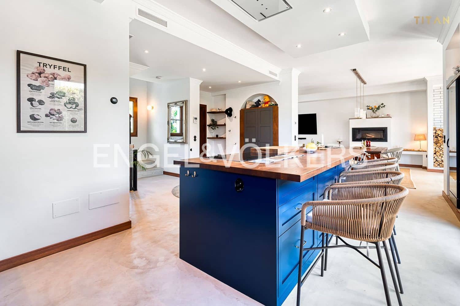 4 Zimmer Villa zu verkaufen in New Golden Mile mit Pool Garage - 1.690.000 € (Ref: 9733552)