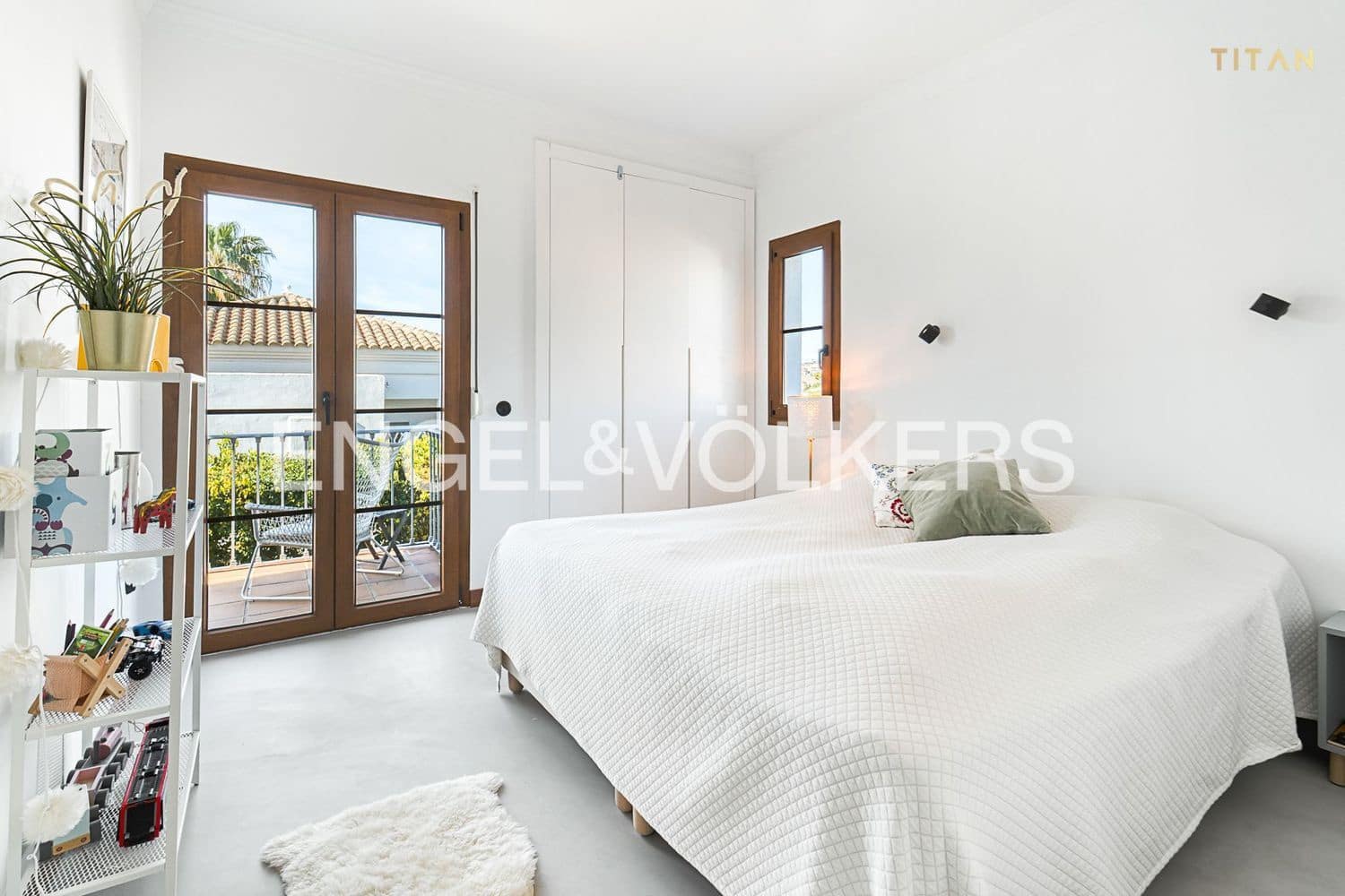 4 Zimmer Villa zu verkaufen in New Golden Mile mit Pool Garage - 1.690.000 € (Ref: 9733552)