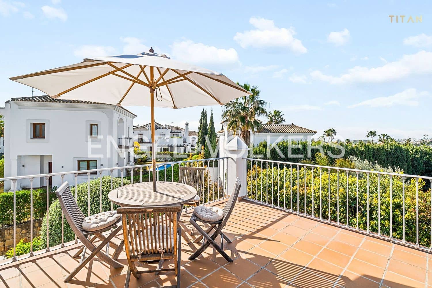 4 Zimmer Villa zu verkaufen in New Golden Mile mit Pool Garage - 1.690.000 € (Ref: 9733552)
