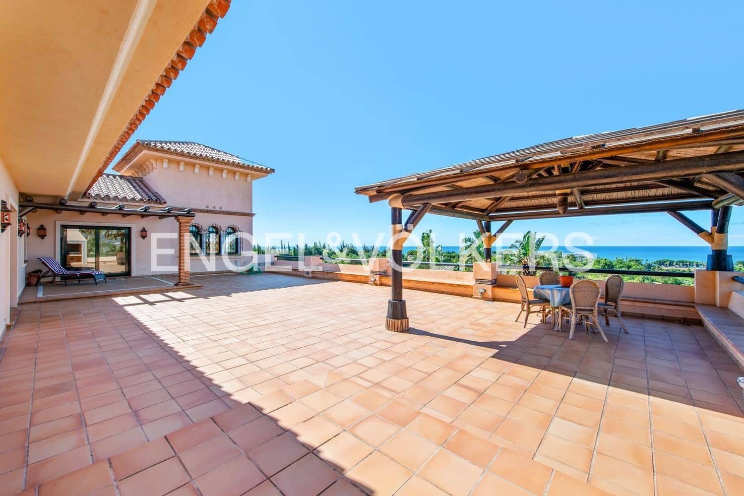 5 slaapkamer Villa te koop in Estepona met zwembad garage - € 2.300.000 (Ref: 9733553)