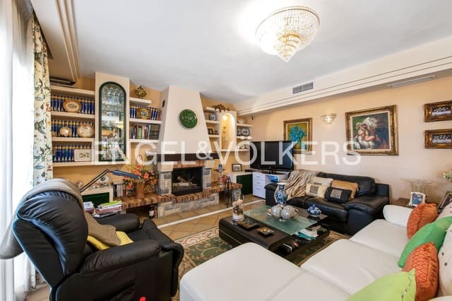 5 slaapkamer Villa te koop in Los Llanos, Estepona met zwembad garage - € 2.300.000 (Ref: 9733553)