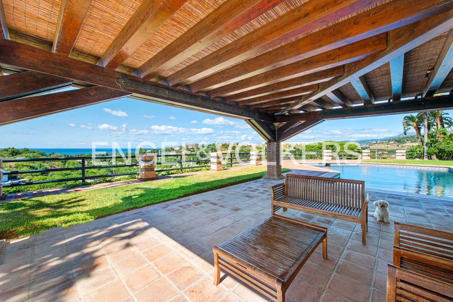 5 slaapkamer Villa te koop in Estepona met zwembad garage - € 2.300.000 (Ref: 9733553)