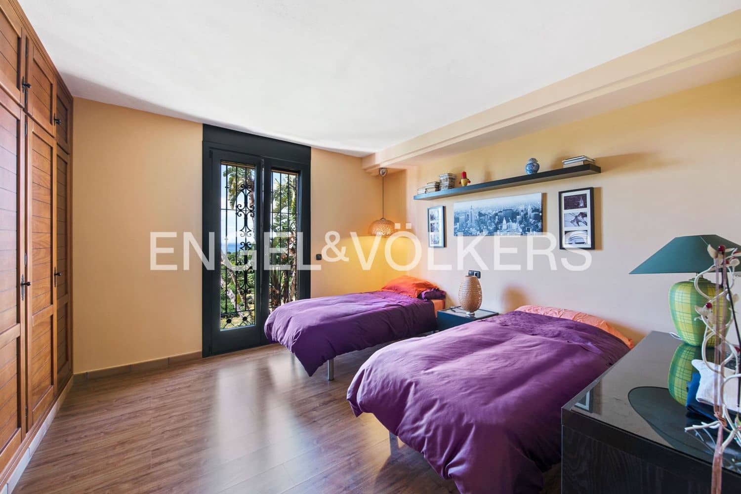 5 slaapkamer Villa te koop in Estepona met zwembad garage - € 2.300.000 (Ref: 9733553)