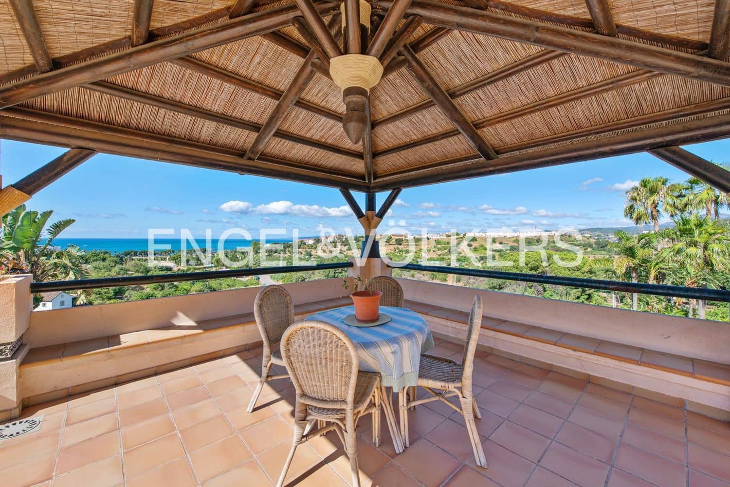 5 slaapkamer Villa te koop in Estepona met zwembad garage - € 2.300.000 (Ref: 9733553)