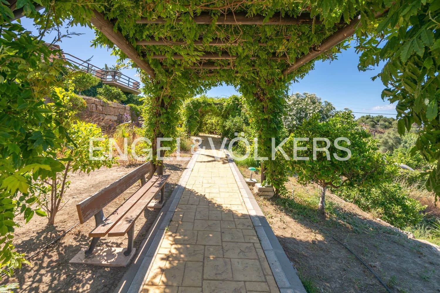 5 slaapkamer Villa te koop in Estepona met zwembad garage - € 2.300.000 (Ref: 9733553)