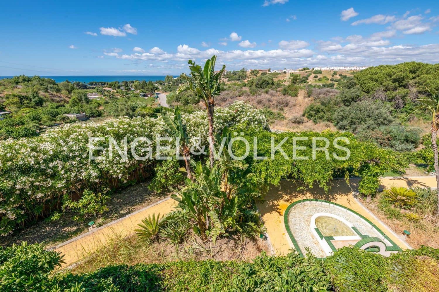 5 slaapkamer Villa te koop in Estepona met zwembad garage - € 2.300.000 (Ref: 9733553)