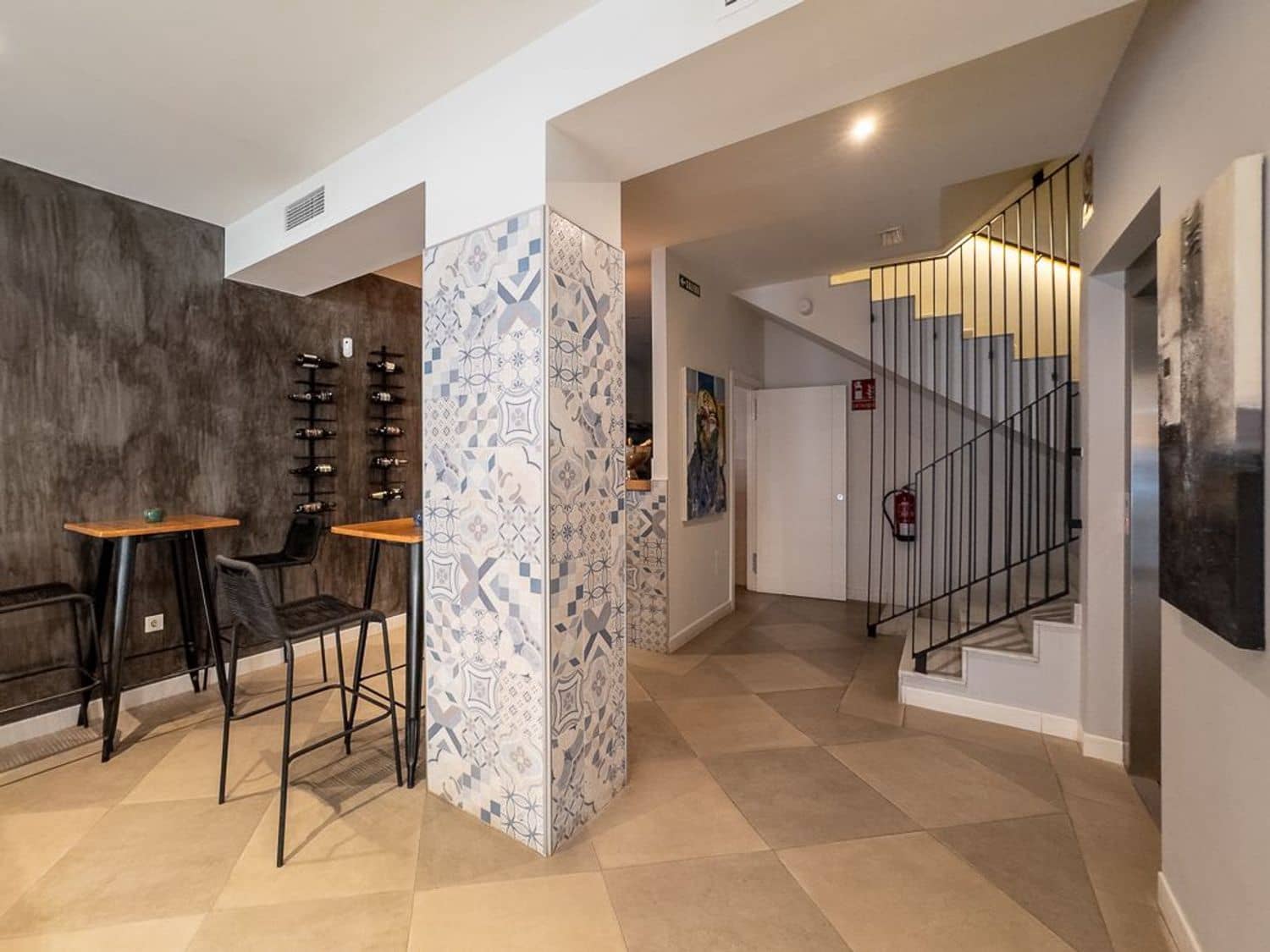 11 bedroom Hotel for sale in Estepona with garage - € 3,300,000 (Ref: 9733554)