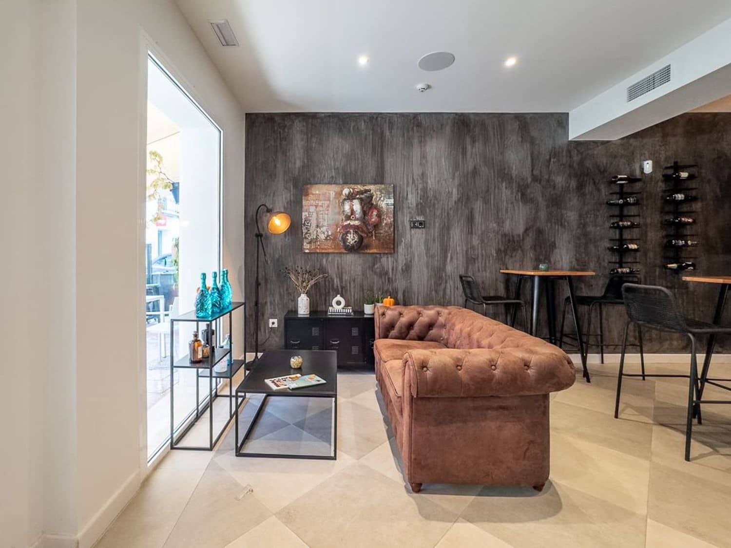 11 bedroom Hotel for sale in Estepona with garage - € 3,300,000 (Ref: 9733554)