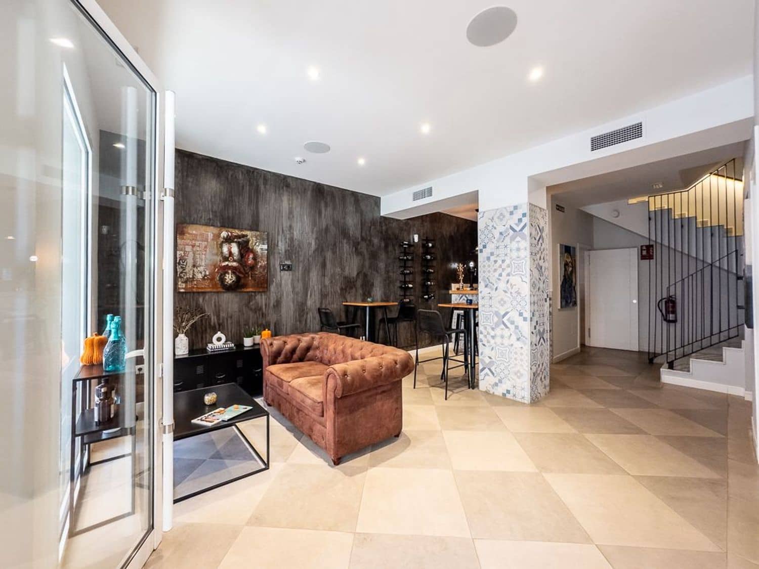 11 bedroom Hotel for sale in Estepona with garage - € 3,300,000 (Ref: 9733554)