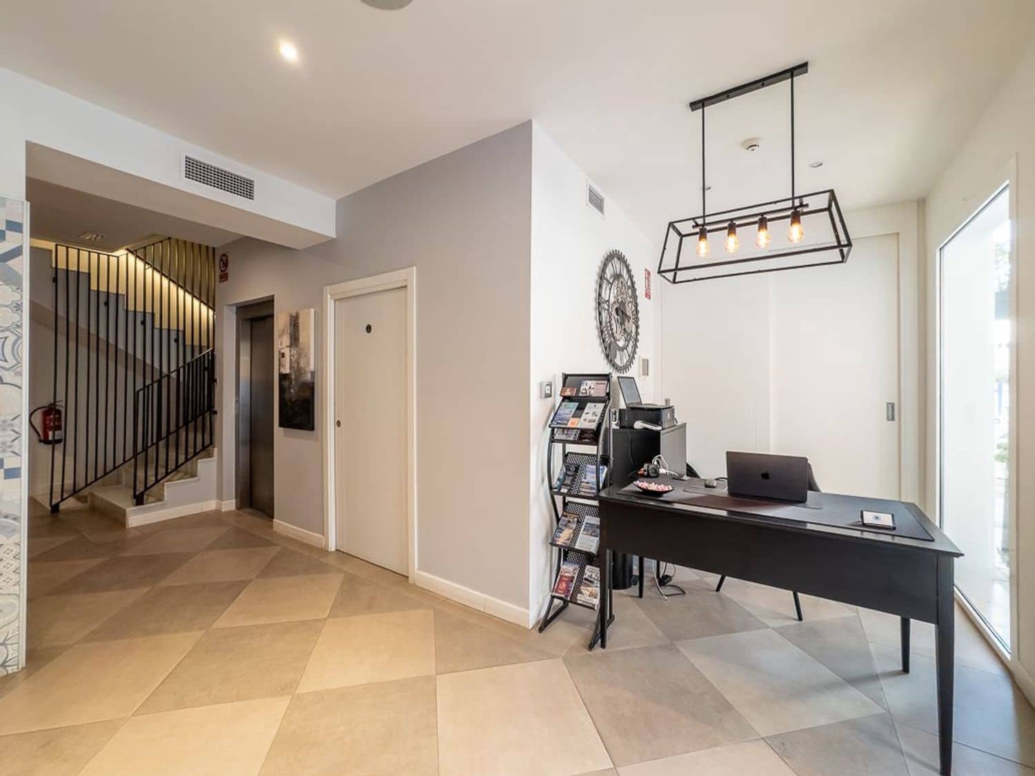 11 bedroom Hotel for sale in Estepona with garage - € 3,300,000 (Ref: 9733554)