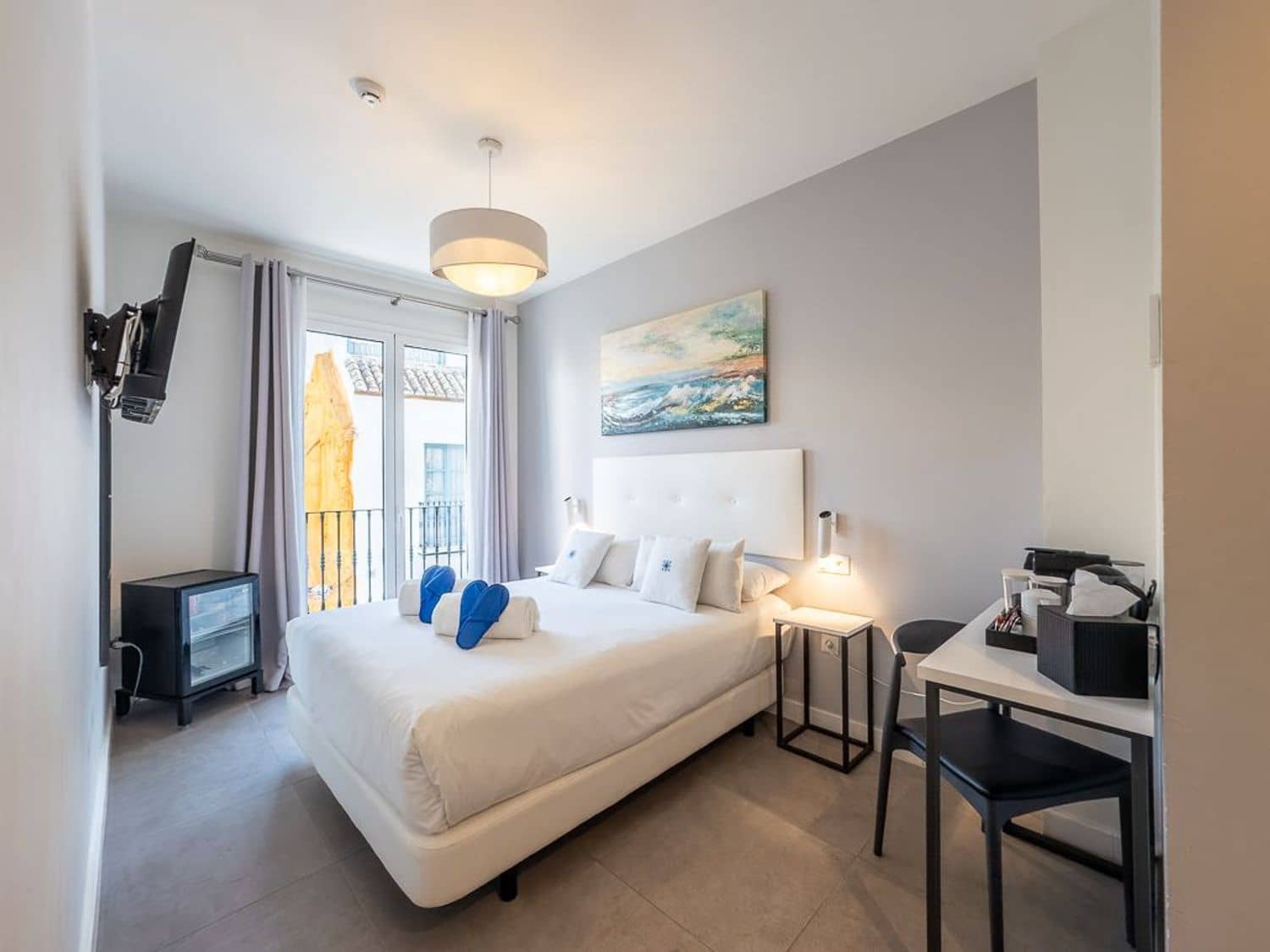 11 bedroom Hotel for sale in Estepona with garage - € 3,300,000 (Ref: 9733554)