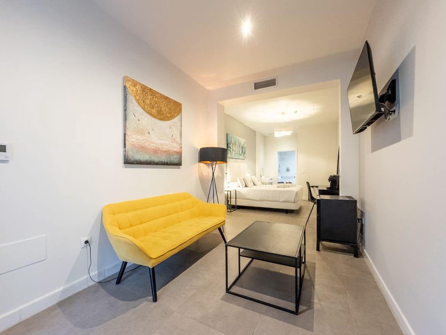 11 bedroom Hotel for sale in Estepona with garage - € 3,300,000 (Ref: 9733554)