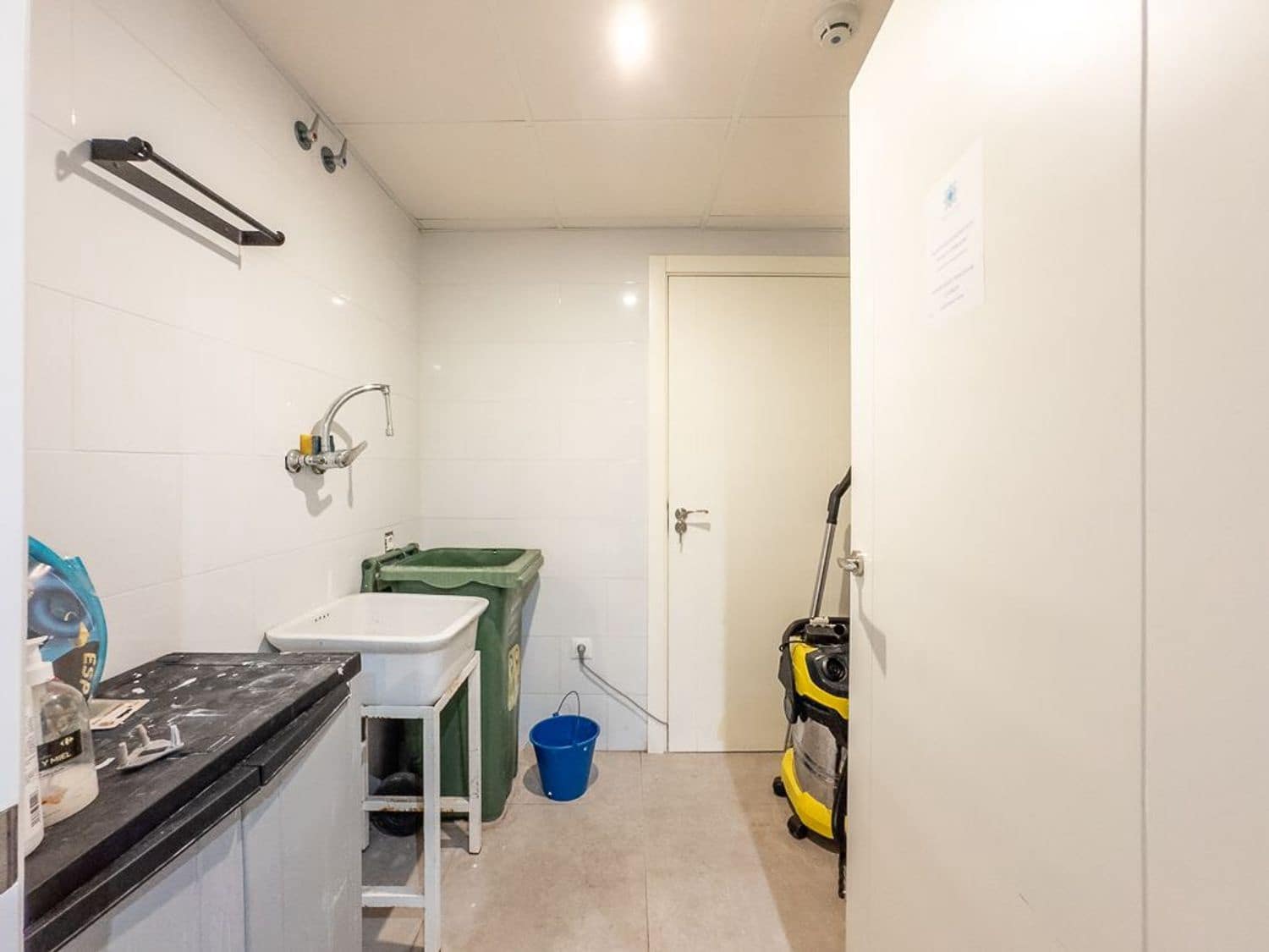 11 bedroom Hotel for sale in Estepona with garage - € 3,300,000 (Ref: 9733554)