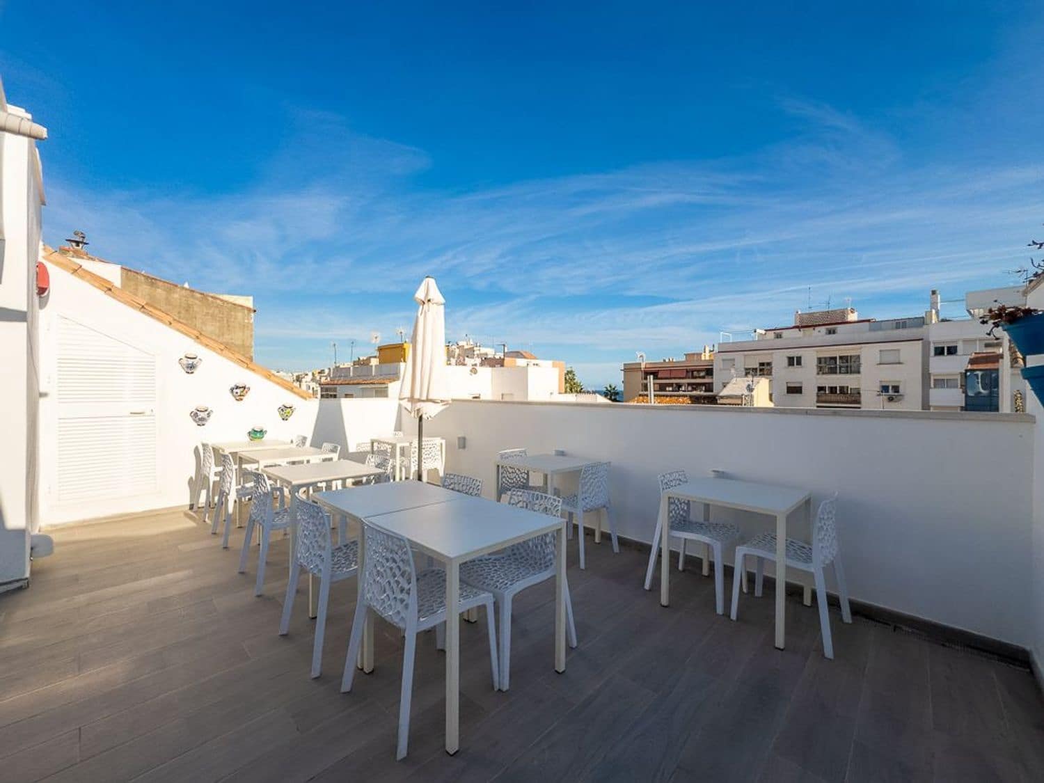 11 bedroom Hotel for sale in Estepona with garage - € 3,300,000 (Ref: 9733554)