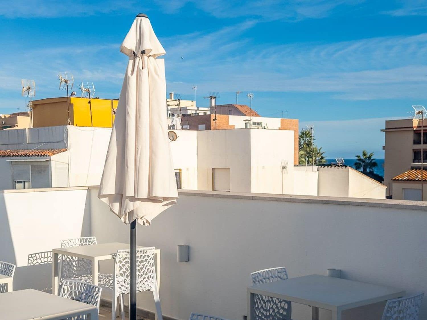 11 bedroom Hotel for sale in Estepona with garage - € 3,300,000 (Ref: 9733554)