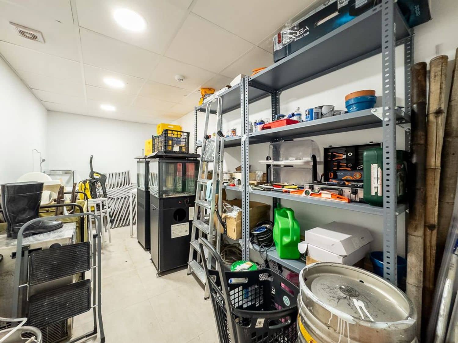 11 bedroom Hotel for sale in Estepona with garage - € 3,300,000 (Ref: 9733554)