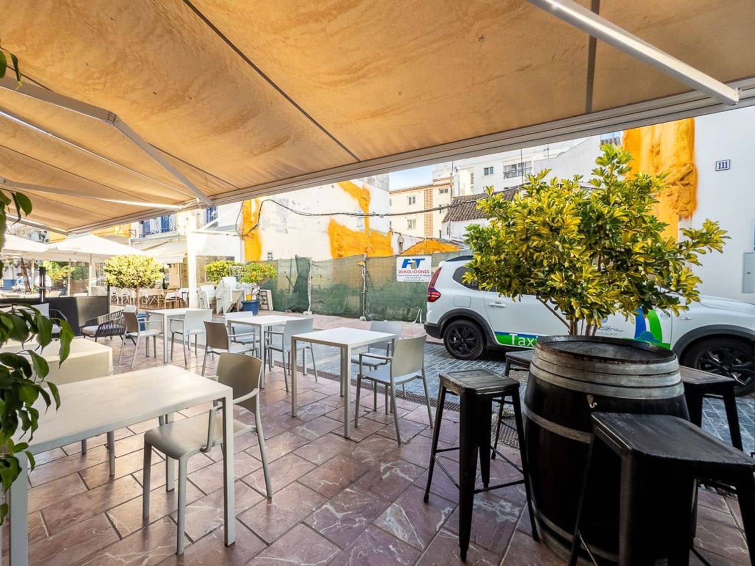 11 bedroom Hotel for sale in Estepona with garage - € 3,300,000 (Ref: 9733554)