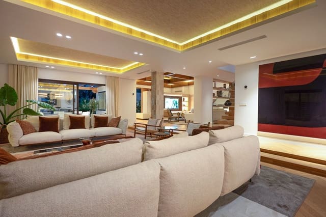 6 bedroom Villa for sale in Atalaya-Isdabe, Estepona with pool garage - € 4,190,000 (Ref: 9733556)