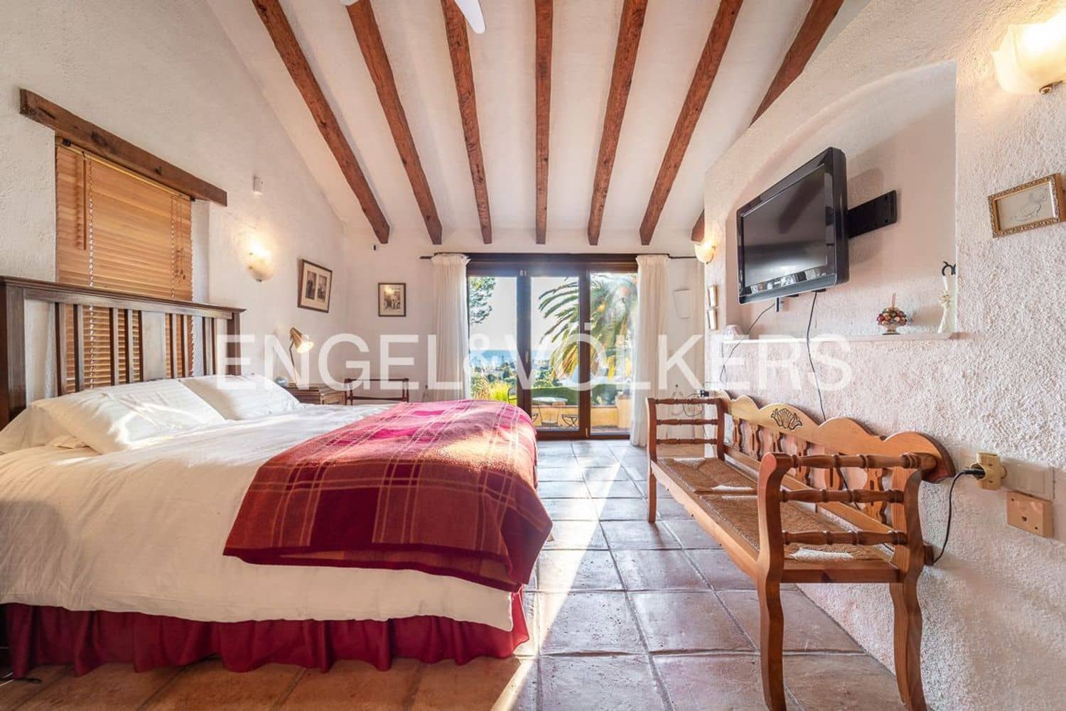 5 bedroom Villa for sale in Bahia Dorada with pool garage - € 1,900,000 (Ref: 9733557)