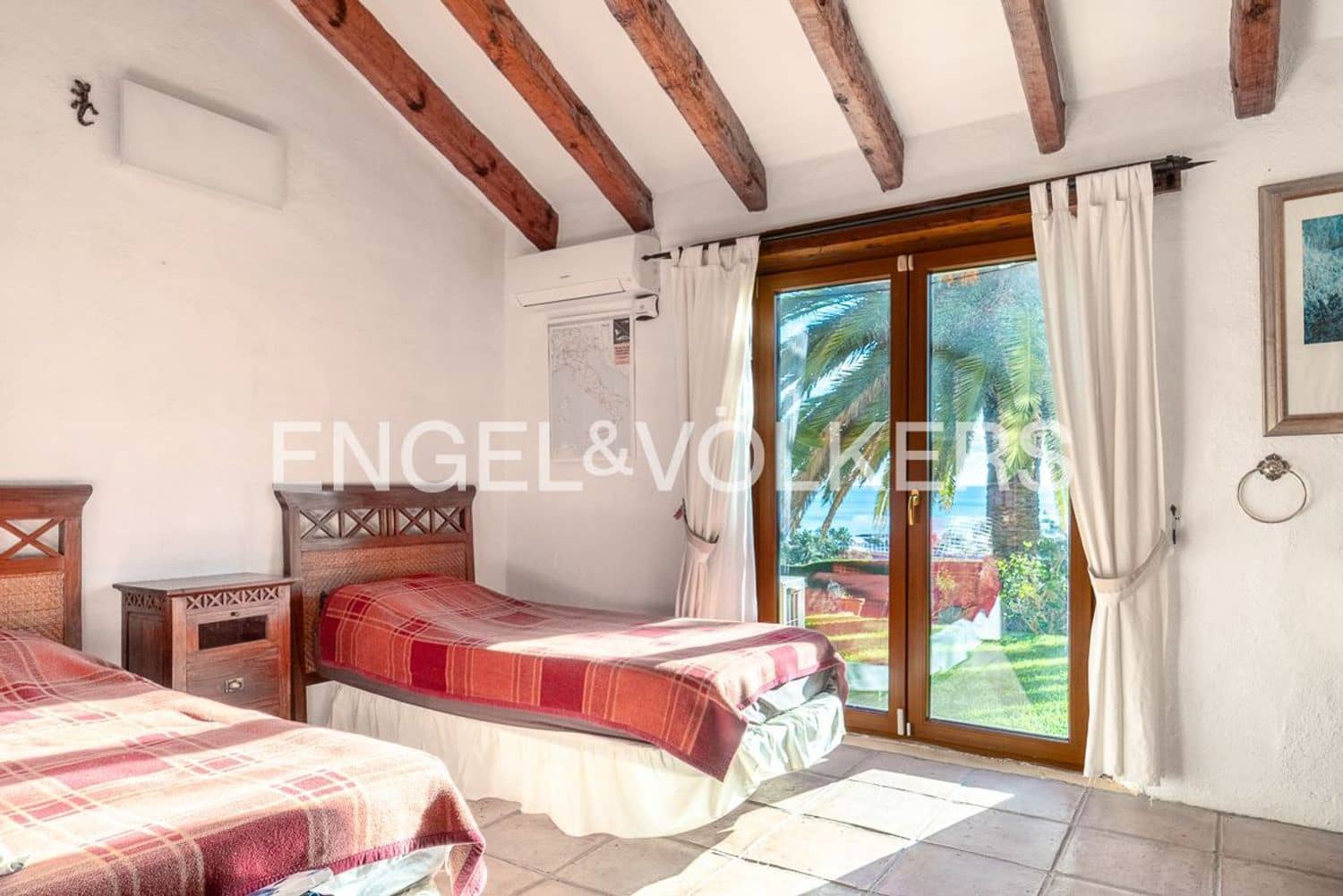 5 bedroom Villa for sale in Bahia Dorada with pool garage - € 1,900,000 (Ref: 9733557)