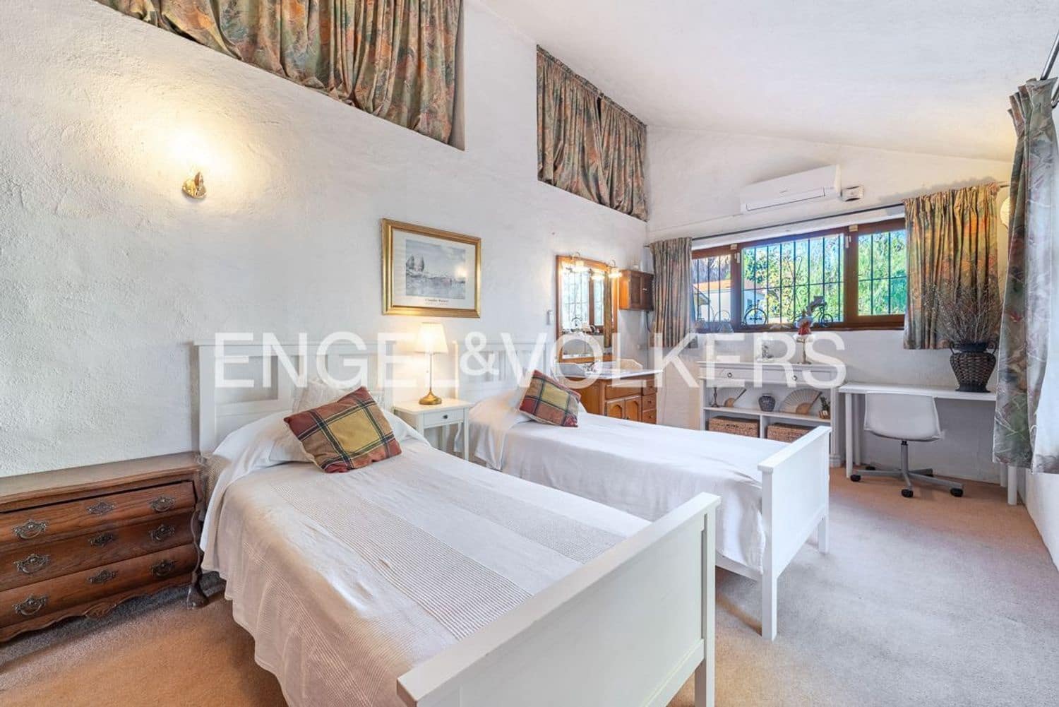 5 bedroom Villa for sale in Bahia Dorada with pool garage - € 1,900,000 (Ref: 9733557)