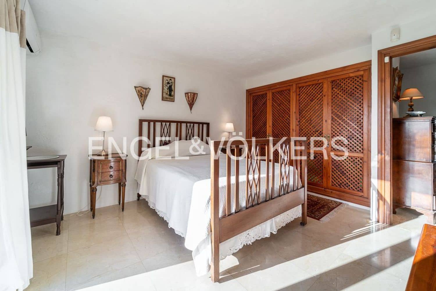 5 bedroom Villa for sale in Bahia Dorada with pool garage - € 1,900,000 (Ref: 9733557)