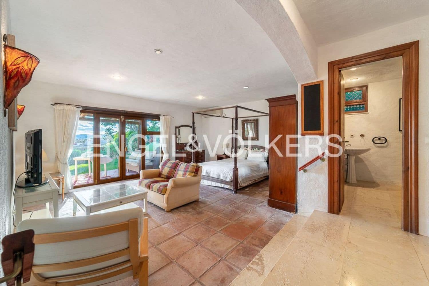 5 bedroom Villa for sale in Bahia Dorada with pool garage - € 1,900,000 (Ref: 9733557)