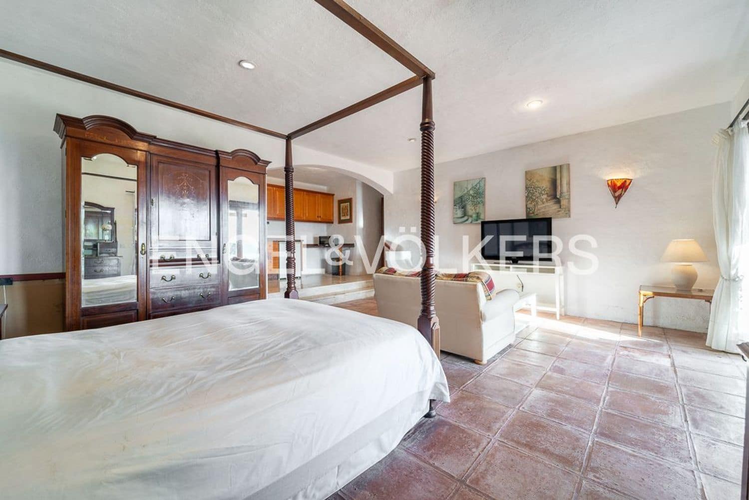 5 bedroom Villa for sale in Bahia Dorada with pool garage - € 1,900,000 (Ref: 9733557)