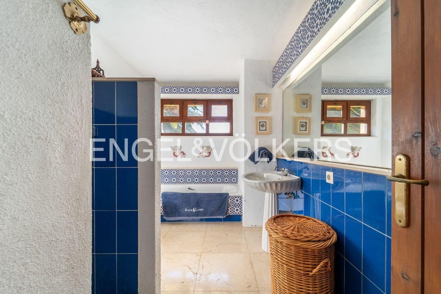 5 bedroom Villa for sale in Bahia Dorada with pool garage - € 1,900,000 (Ref: 9733557)