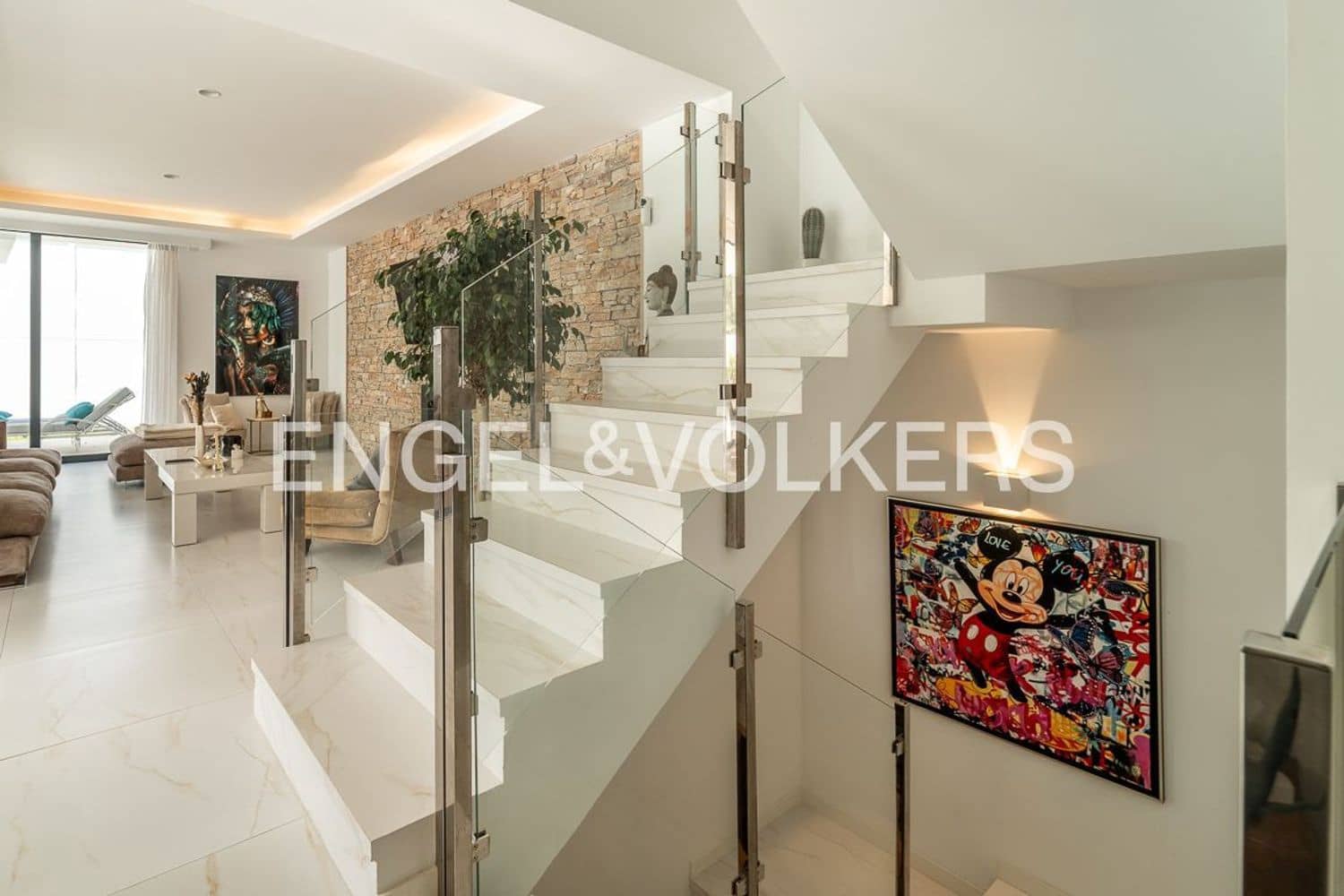 4 slaapkamer Villa te koop in New Golden Mile met zwembad garage - € 1.395.000 (Ref: 9733558)