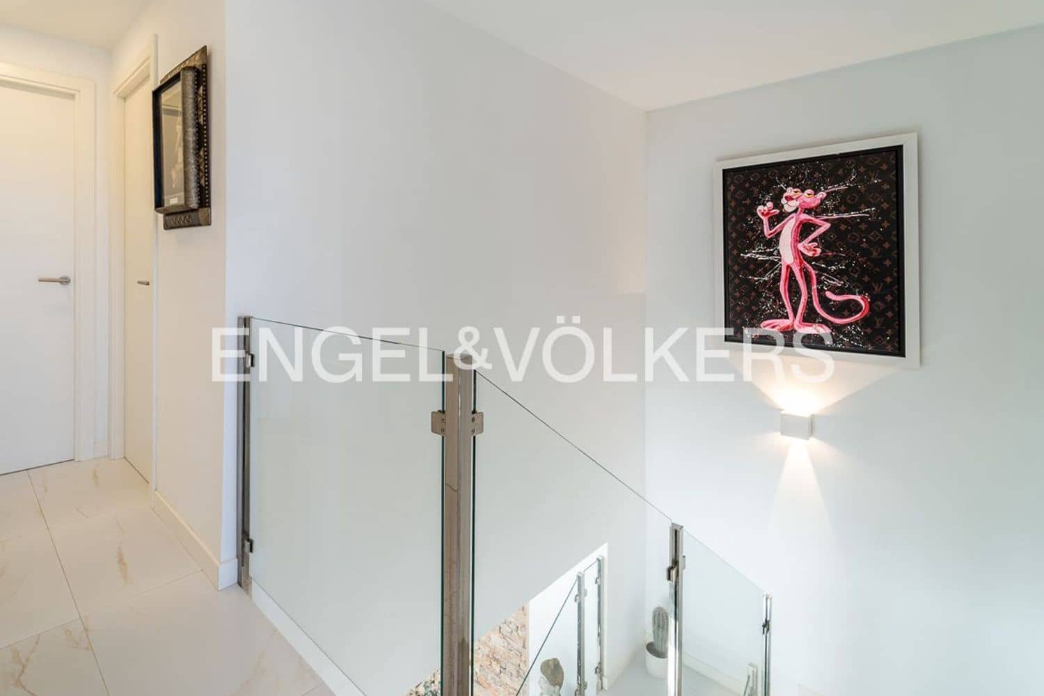 4 slaapkamer Villa te koop in New Golden Mile met zwembad garage - € 1.395.000 (Ref: 9733558)