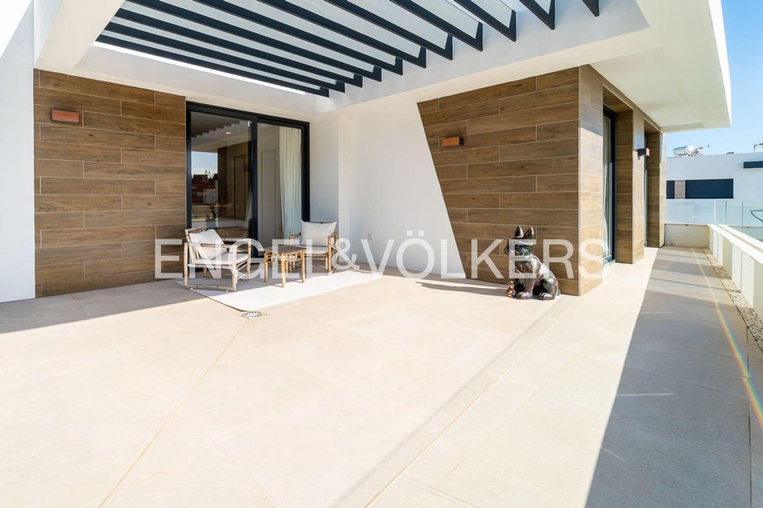 4 slaapkamer Villa te koop in New Golden Mile met zwembad garage - € 1.395.000 (Ref: 9733558)