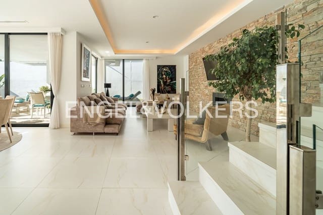 4 bedroom Villa for sale in La Concha - Resina Golf, Estepona with pool garage - € 1,325,000 (Ref: 9733558)