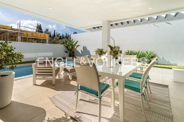 4 bedroom Villa for sale in La Concha - Resina Golf, Estepona with pool garage - € 1,325,000 (Ref: 9733558)
