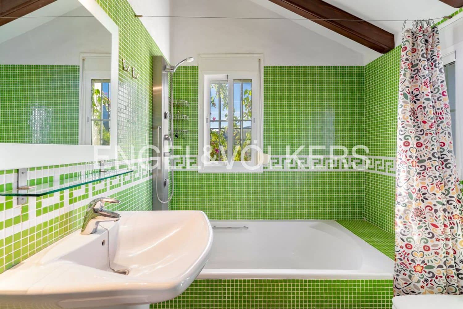 4 quarto Moradia para venda em Estepona com piscina garagem - 1 300 000 € (Ref: 9733559)