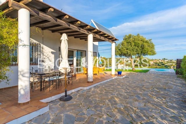 4 quarto Moradia para venda em Parque Central, Estepona com piscina garagem - 1 300 000 € (Ref: 9733559)