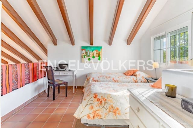 4 quarto Moradia para venda em Parque Central, Estepona com piscina garagem - 1 300 000 € (Ref: 9733559)