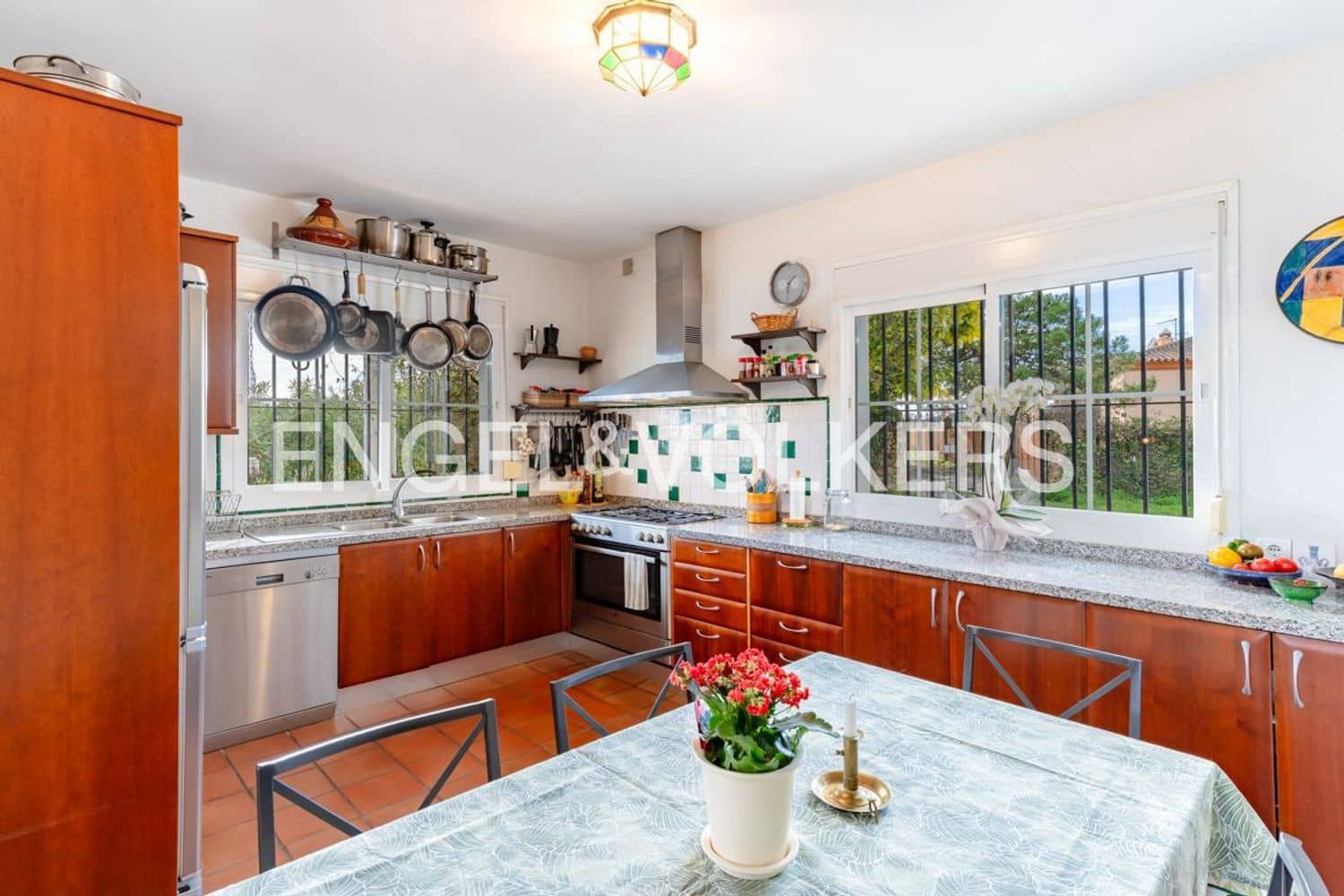 4 quarto Moradia para venda em Estepona com piscina garagem - 1 300 000 € (Ref: 9733559)