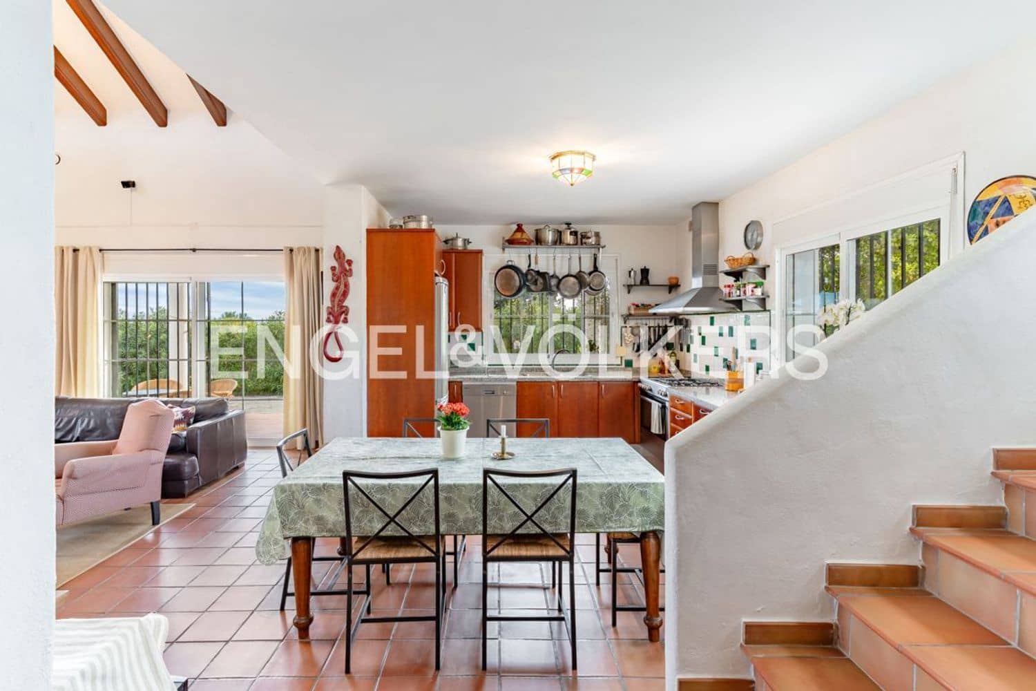 4 quarto Moradia para venda em Estepona com piscina garagem - 1 300 000 € (Ref: 9733559)