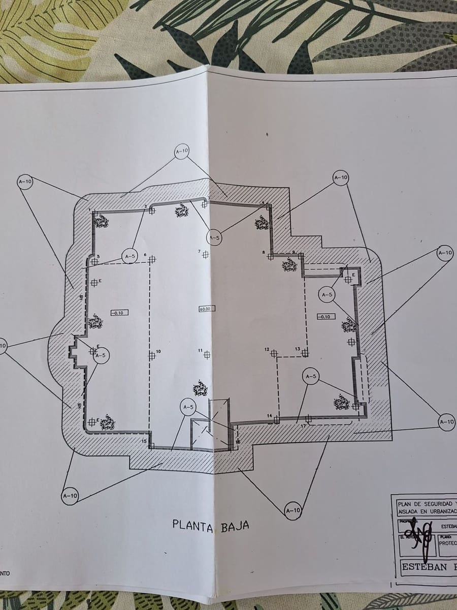 4 quarto Moradia para venda em Estepona com piscina garagem - 1 300 000 € (Ref: 9733559)