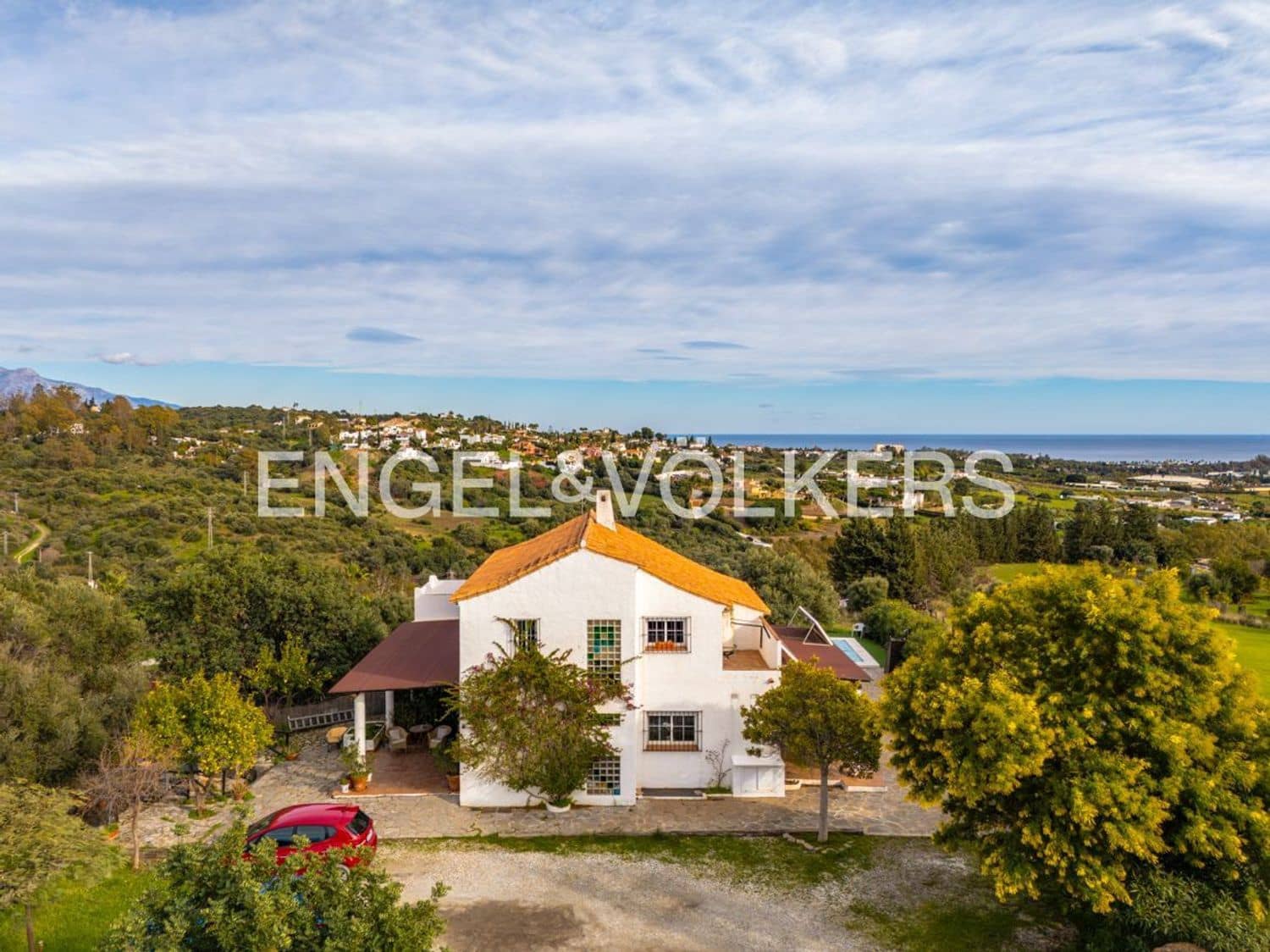 4 quarto Moradia para venda em Estepona com piscina garagem - 1 300 000 € (Ref: 9733559)