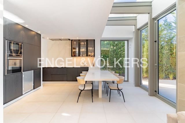 5 camera da letto Villa in vendita in El Paraiso, Estepona con piscina garage - 2.495.000 € (Rif: 9733560)